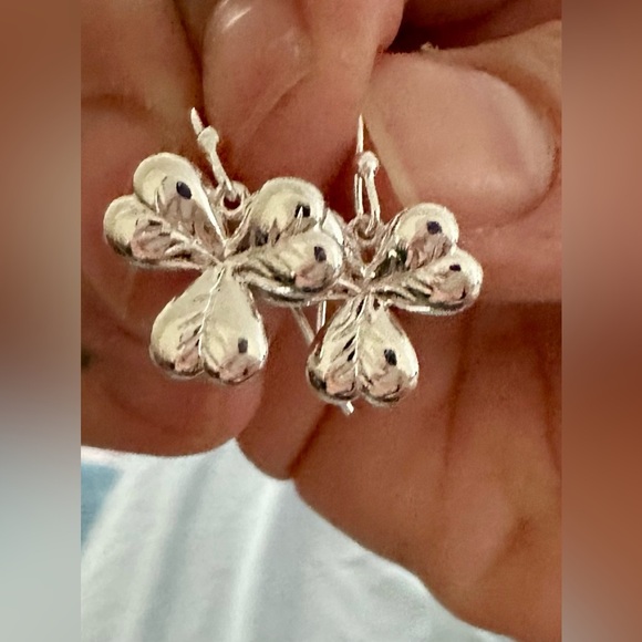 Lucky clover Artisan Sterling silver Shamrock dangle earrings - Picture 3 of 5
